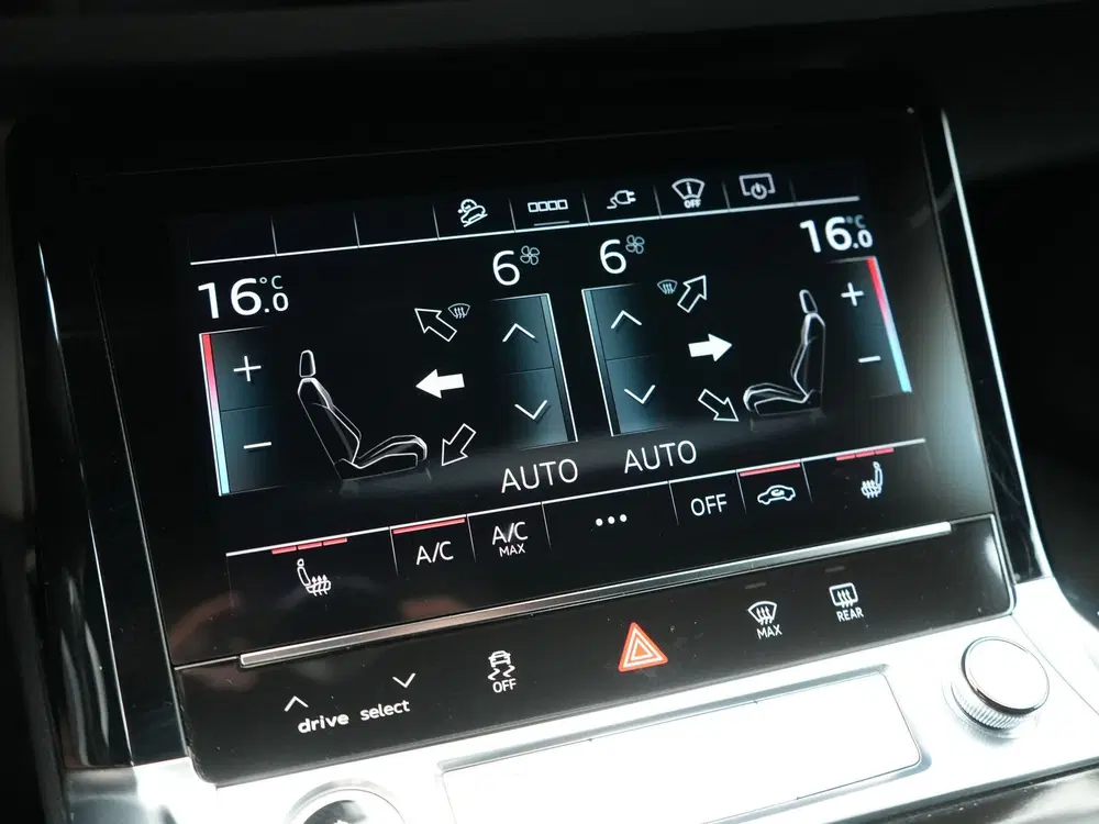 Audi Q8 e-tron 55 Quattro S Line 114 kWh 408pk Dealer O.H uit 2024, foto 13
