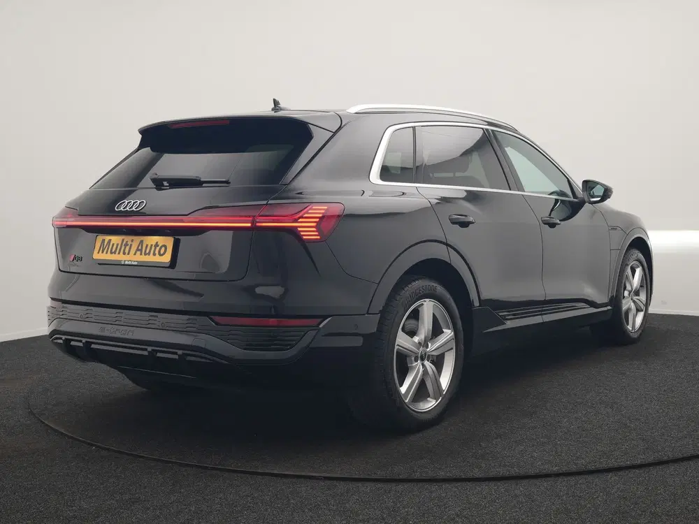 Audi Q8 e-tron 55 Quattro S Line 114 kWh 408pk Dealer O.H uit 2024, foto 3