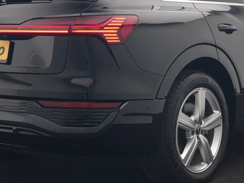 Audi Q8 e-tron 55 Quattro S Line 114 kWh 408pk Dealer O.H uit 2024, foto 8