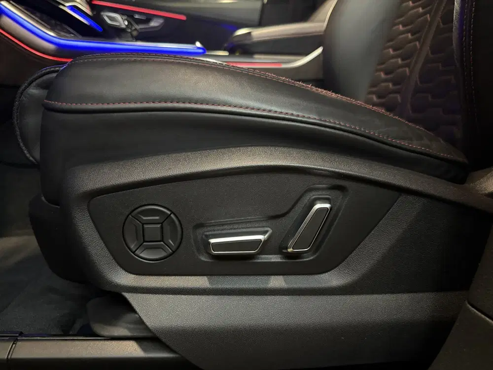 Audi RS Q8 4.0 TFSI quattro Keramisch uit 2020, foto 14