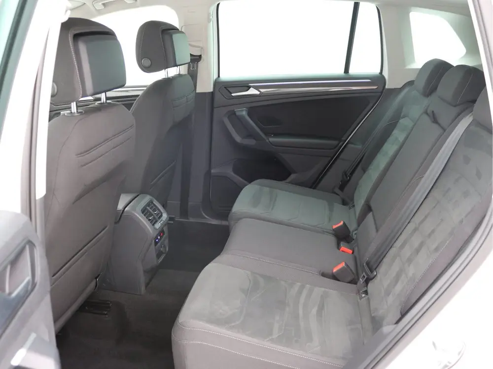 Volkswagen Tiguan 2.0 TSI 4Motion Trekhaak, Camera, Stoelver uit 2022, foto 11