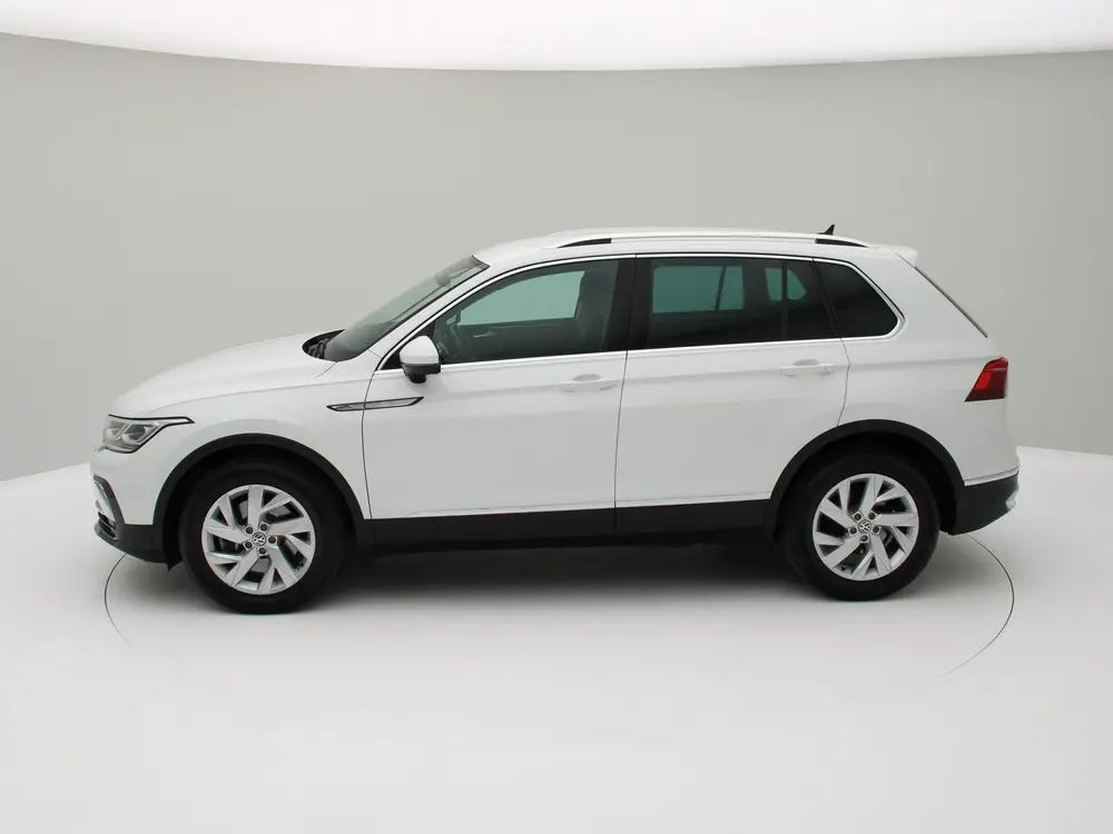 Volkswagen Tiguan 2.0 TSI 4Motion Trekhaak, Camera, Stoelver uit 2022, foto 2