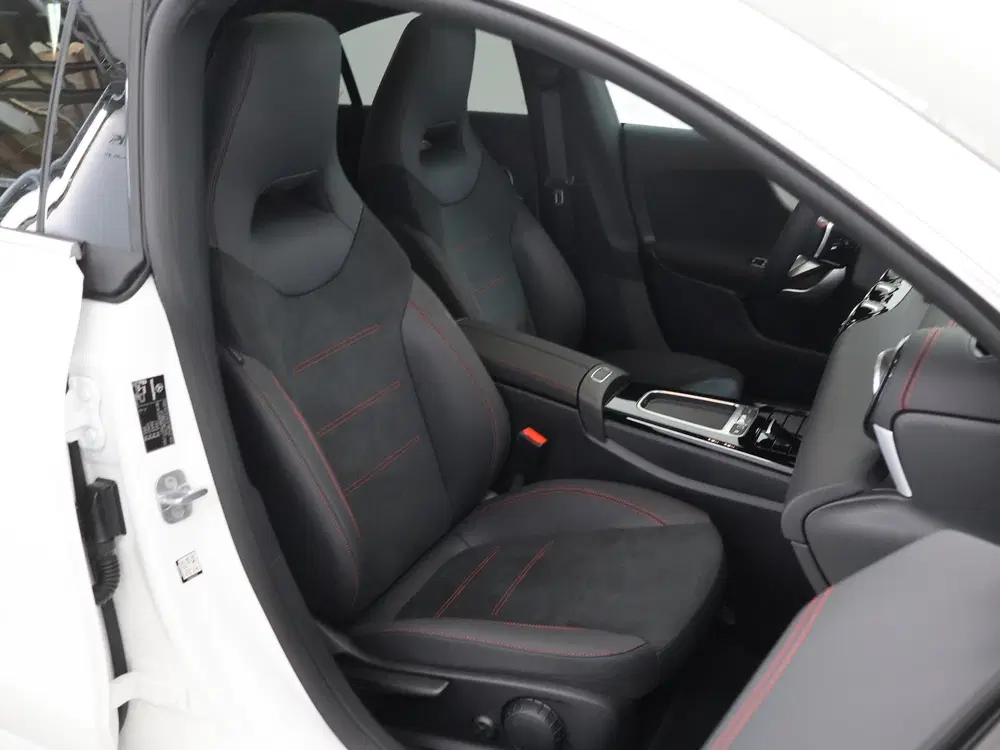 Mercedes-Benz CLA 180 Business Solution AMG uit 2025, foto 10
