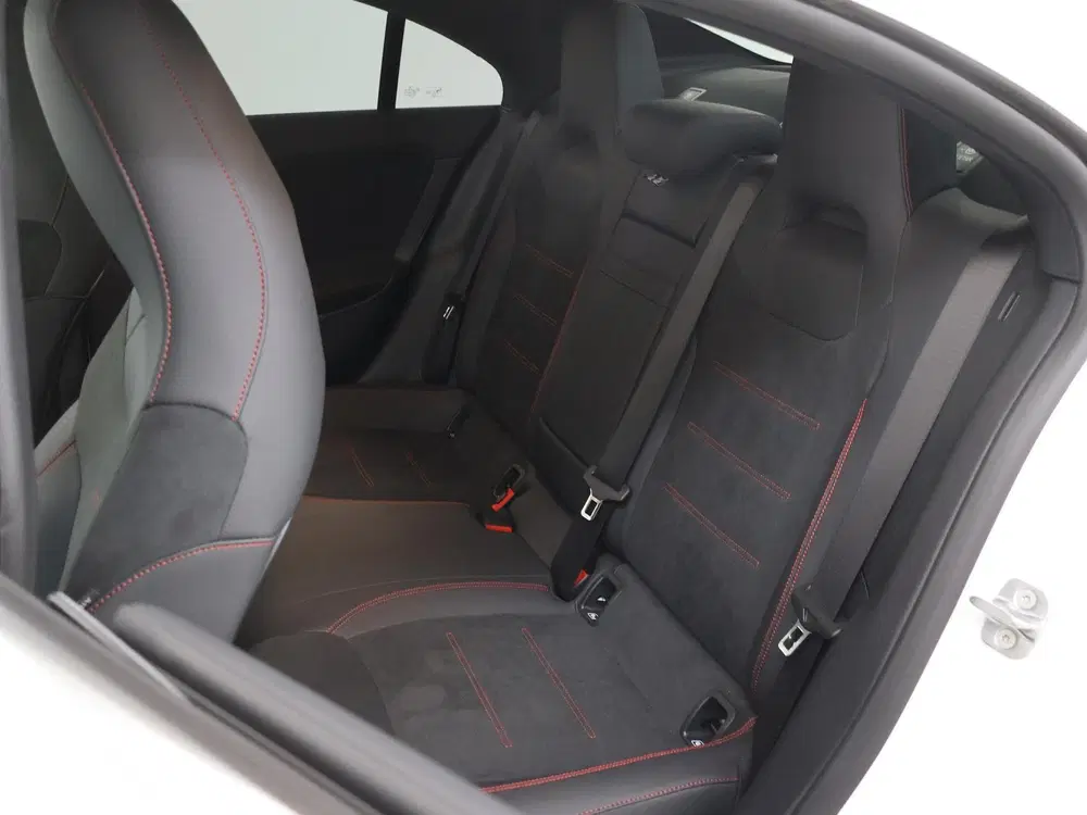 Mercedes-Benz CLA 180 Business Solution AMG uit 2025, foto 11