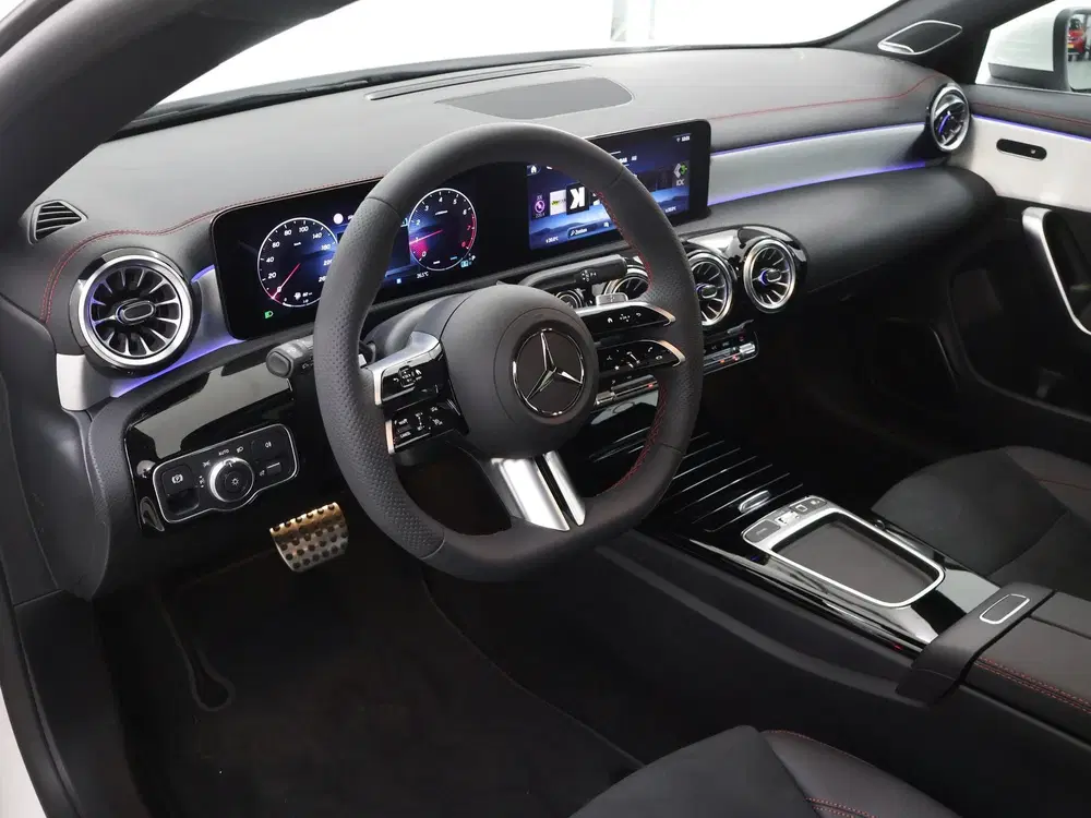 Mercedes-Benz CLA 180 Business Solution AMG uit 2025, foto 7
