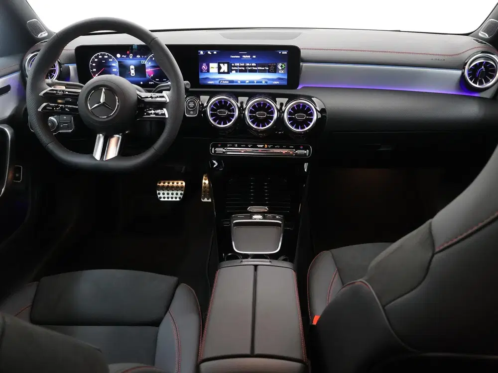 Mercedes-Benz CLA 180 Business Solution AMG uit 2025, foto 8