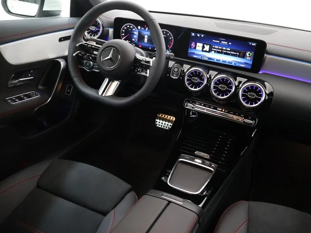 Mercedes-Benz CLA 180 Business Solution AMG uit 2025, foto 9