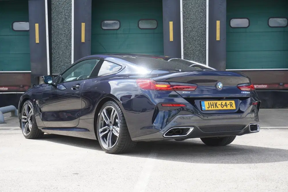 BMW 8-serie M850i 530pk xDrive High Executive uit 2022, foto 10