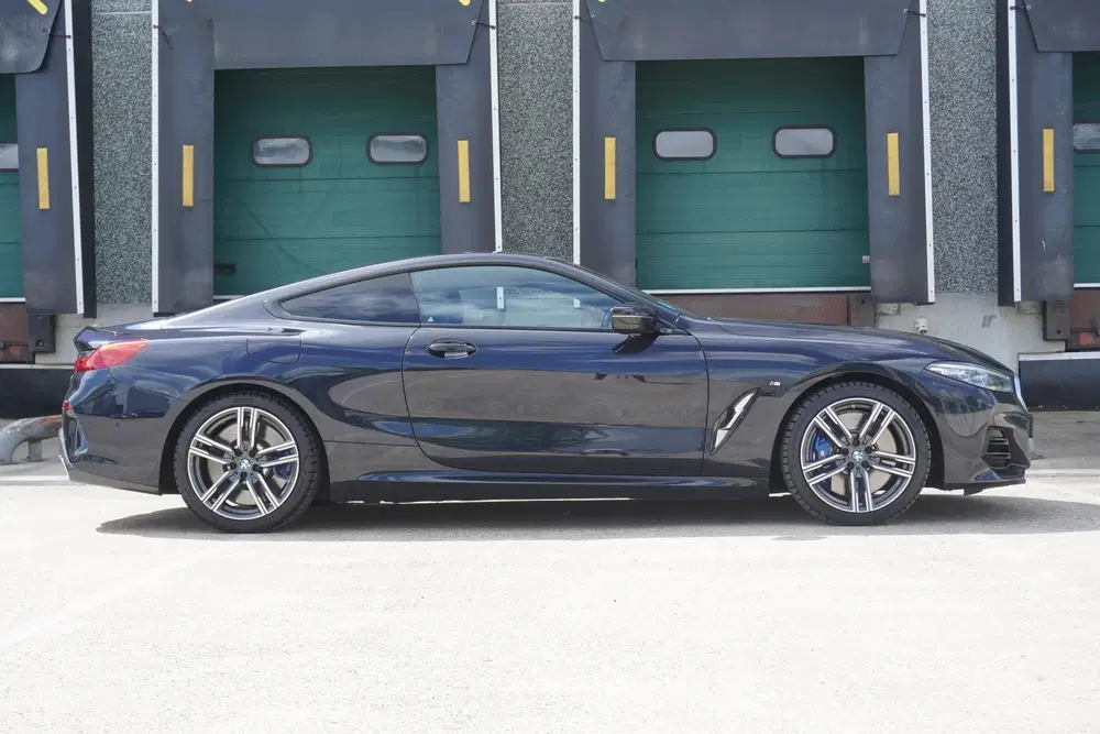 BMW 8-serie M850i 530pk xDrive High Executive uit 2022, foto 3