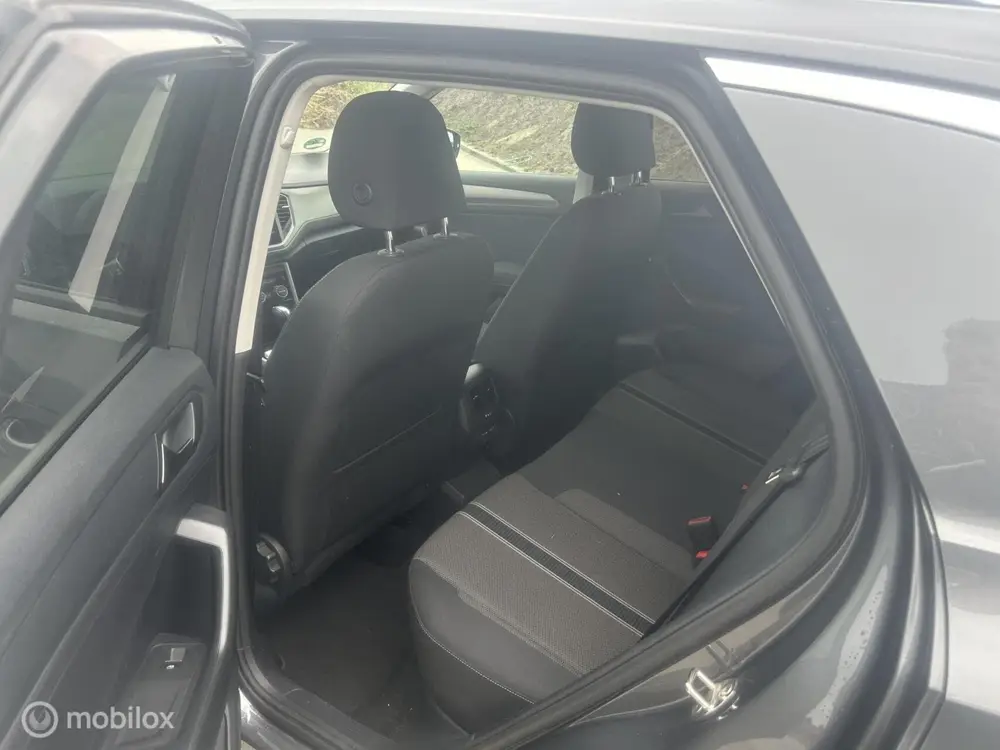 Volkswagen T-Roc 1.5 TSI Style Business uit 2021, foto 11