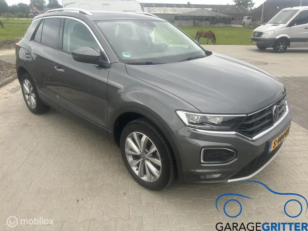 Volkswagen T-Roc 1.5 TSI Style Business uit 2021, foto 3