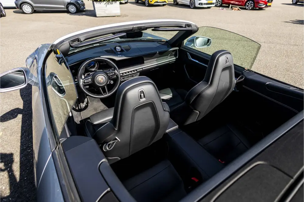 Porsche 911 3.0 Carrera 4 S Sport Chrono NL geleverd uit 2020, foto 19