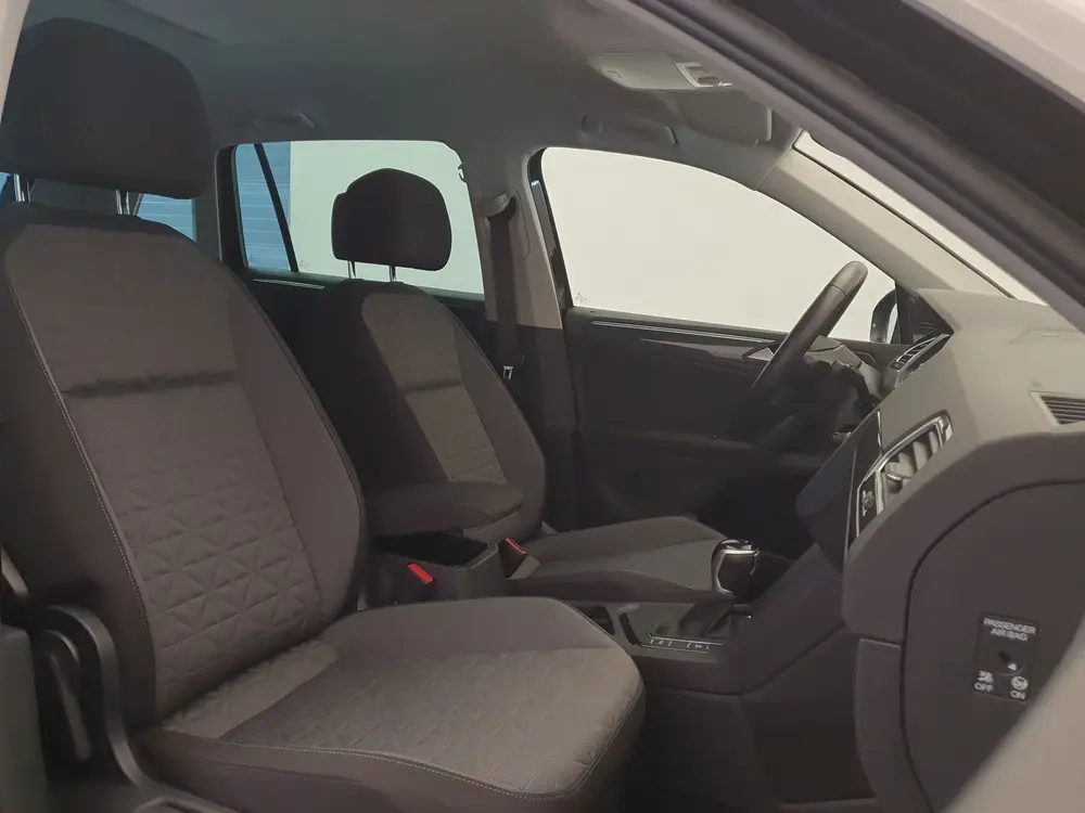 Volkswagen Tiguan 1.5 TSI 150pk DSG/AUT Life Business Wegkla uit 2021, foto 3