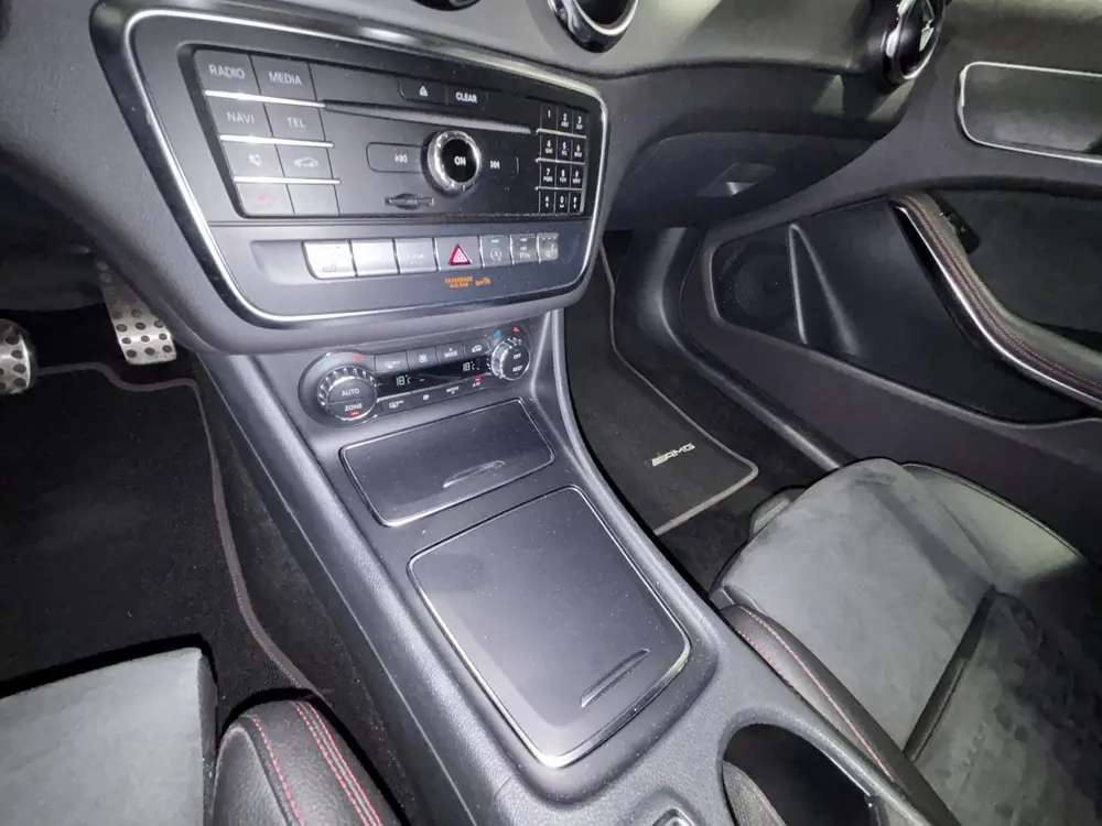 Mercedes-Benz GLA 180 AMG Line Navigatie uit 2019, foto 15