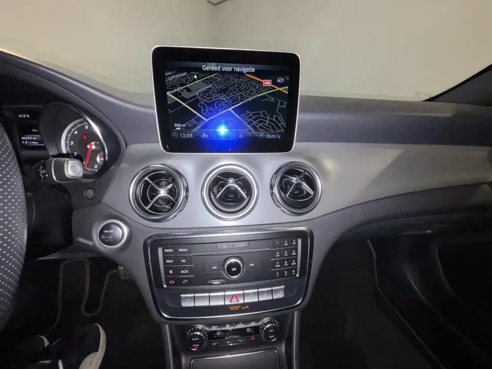 Mercedes-Benz GLA 180 AMG Line Navigatie uit 2019, foto 18