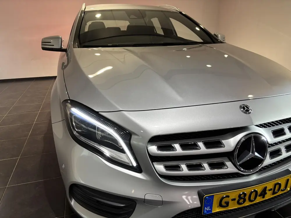 Mercedes-Benz GLA 180 AMG Line Navigatie uit 2019, foto 4
