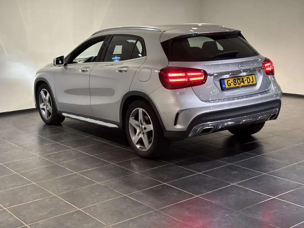 Mercedes-Benz GLA 180 AMG Line Navigatie uit 2019, foto 6