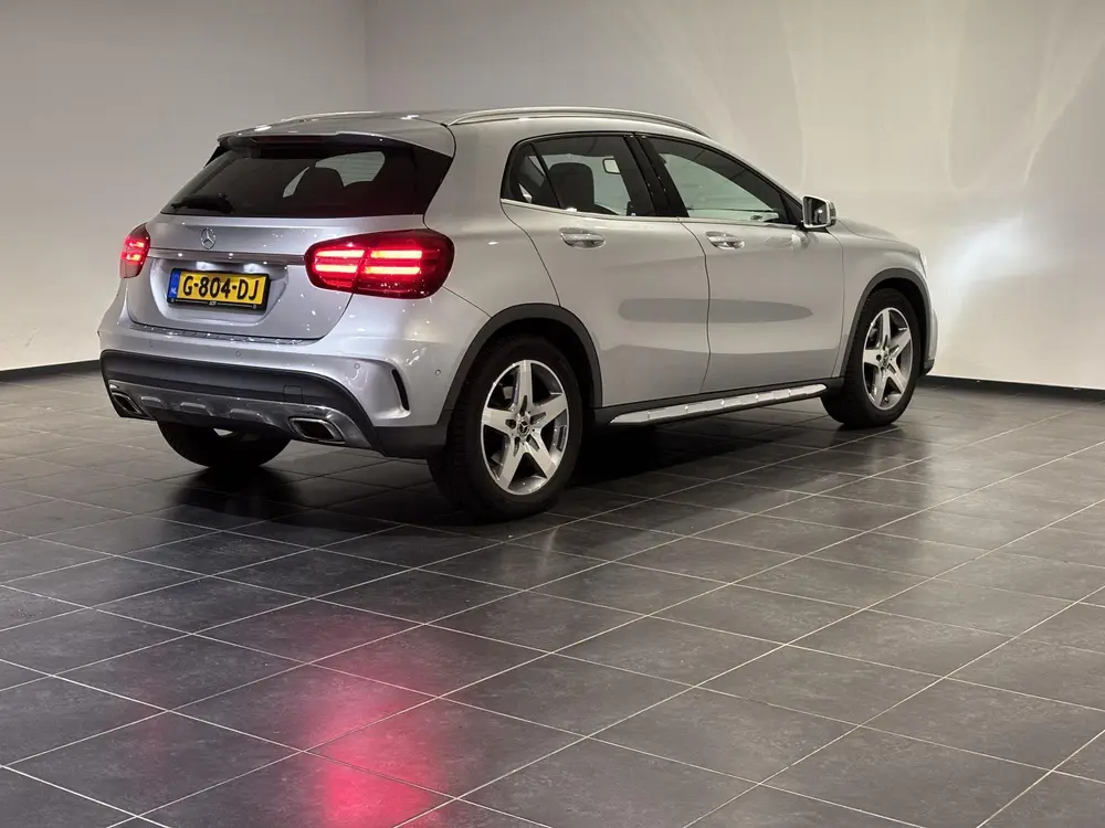 Mercedes-Benz GLA 180 AMG Line Navigatie uit 2019, foto 8