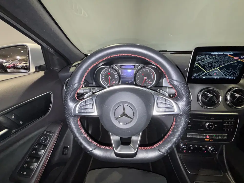 Mercedes-Benz GLA 180 AMG Line Navigatie uit 2019, foto 9
