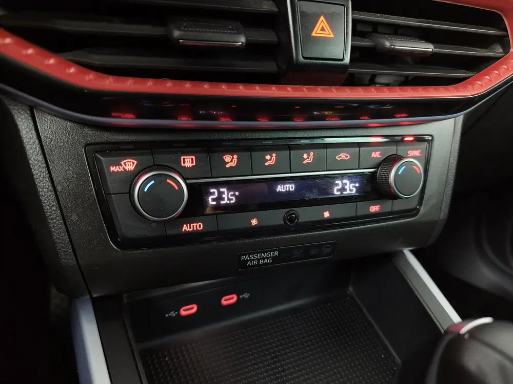 SEAT Arona 1.0 EcoTSI FR Business Connect uit 2025, foto 14