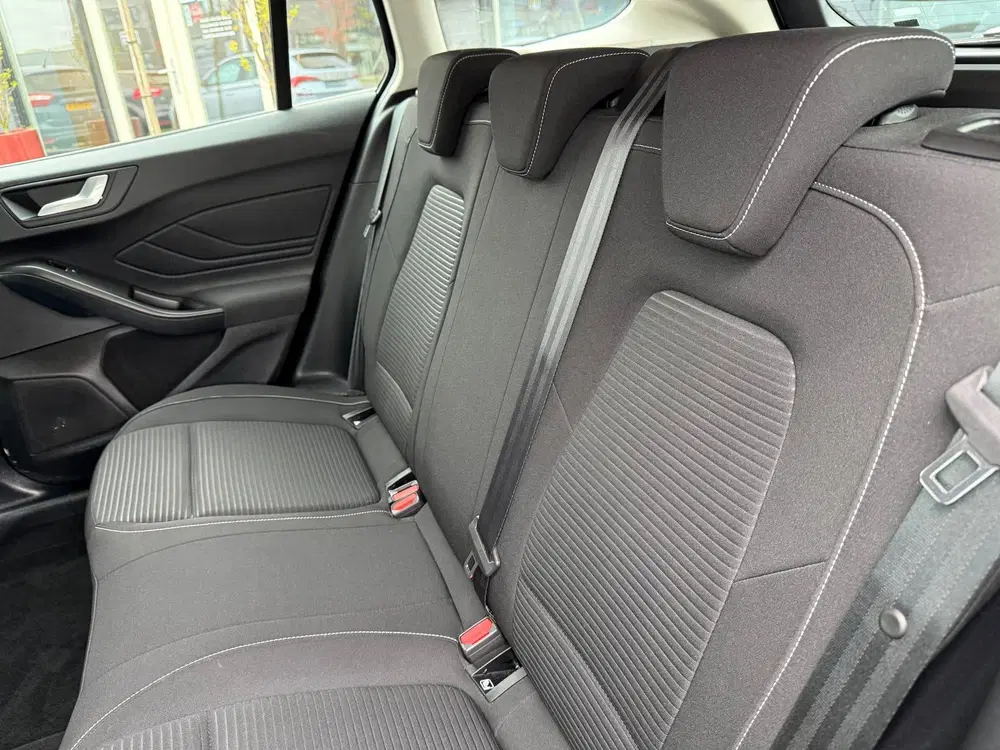 Ford Focus 1.0 EcoBoost HYBRID Titanium uit 2024, foto 20