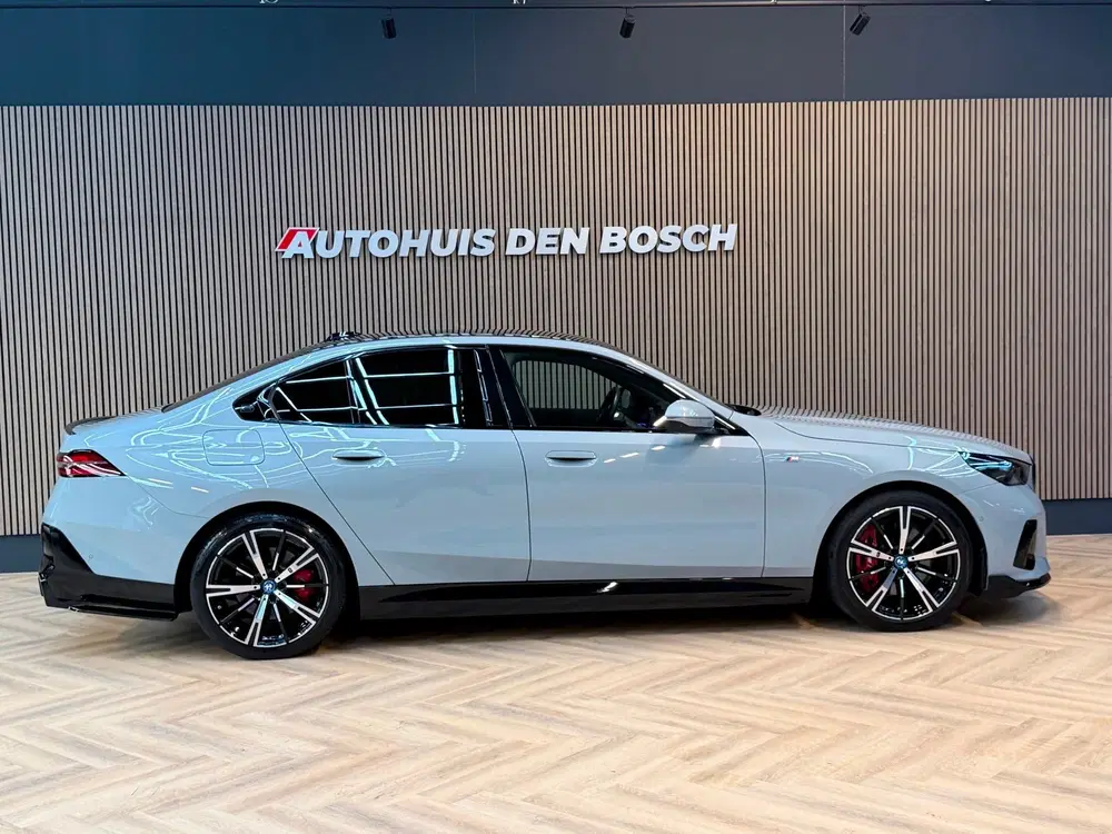 BMW i5 EDrive40 84 kWh M Sport uit 2024, foto 4