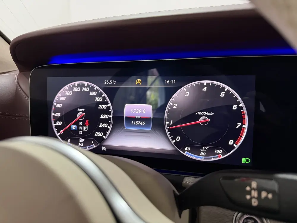 Mercedes-Benz E-Klasse 300 Premium Plus uit 2019, foto 18