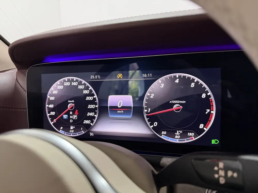 Mercedes-Benz E-Klasse 300 Premium Plus uit 2019, foto 20