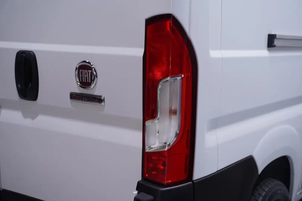 Fiat Ducato 2.2 MultiJet 140 pk L3H2 Black&White Editi uit 2024, foto 10
