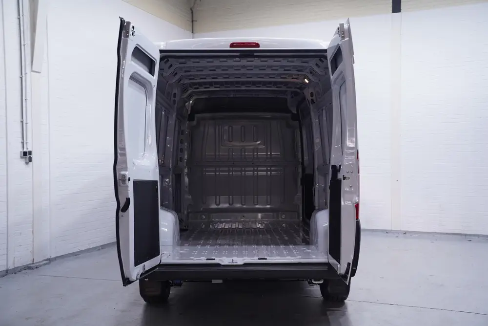Fiat Ducato 2.2 MultiJet 140 pk L3H2 Black&White Editi uit 2024, foto 11
