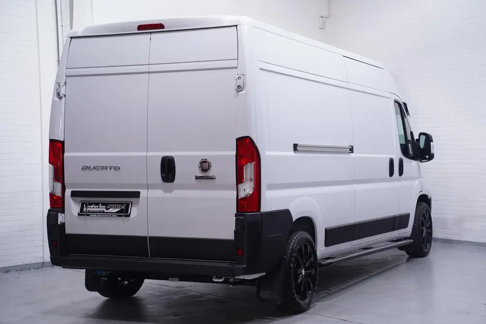 Fiat Ducato 2.2 MultiJet 140 pk L3H2 Black&White Editi uit 2024, foto 4