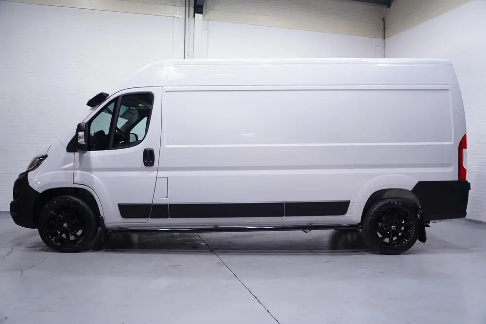 Fiat Ducato 2.2 MultiJet 140 pk L3H2 Black&White Editi uit 2024, foto 6