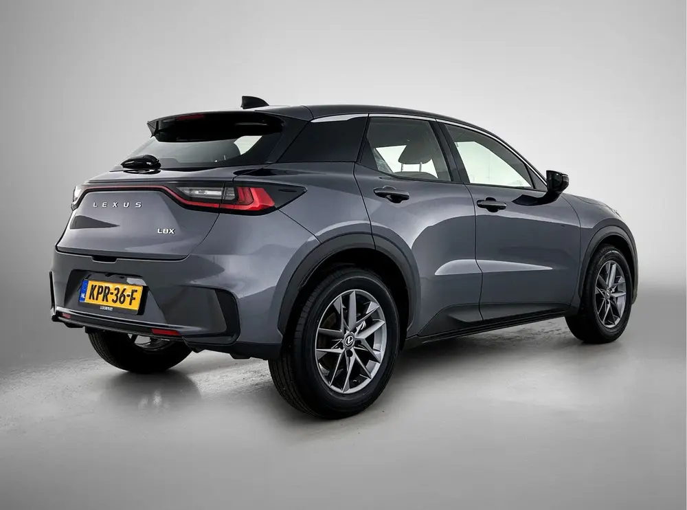 Lexus LBX 2WD uit 2025, foto 2