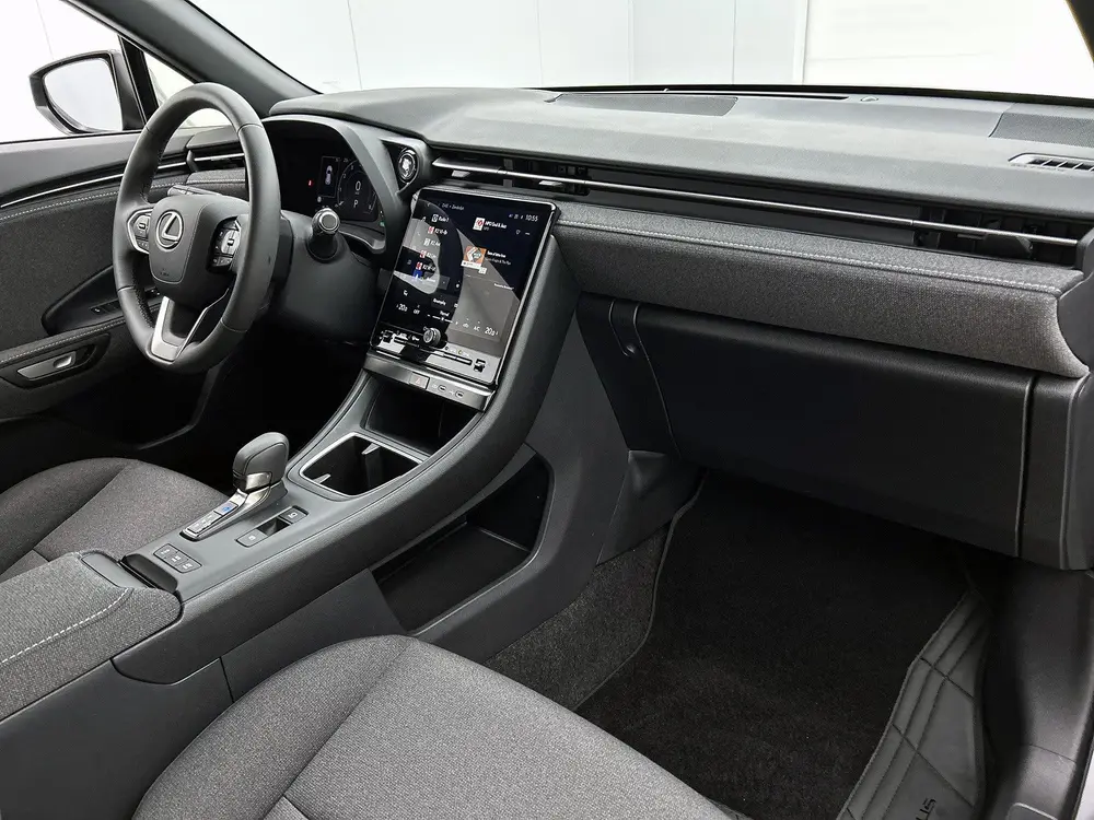 Lexus LBX 2WD uit 2025, foto 6