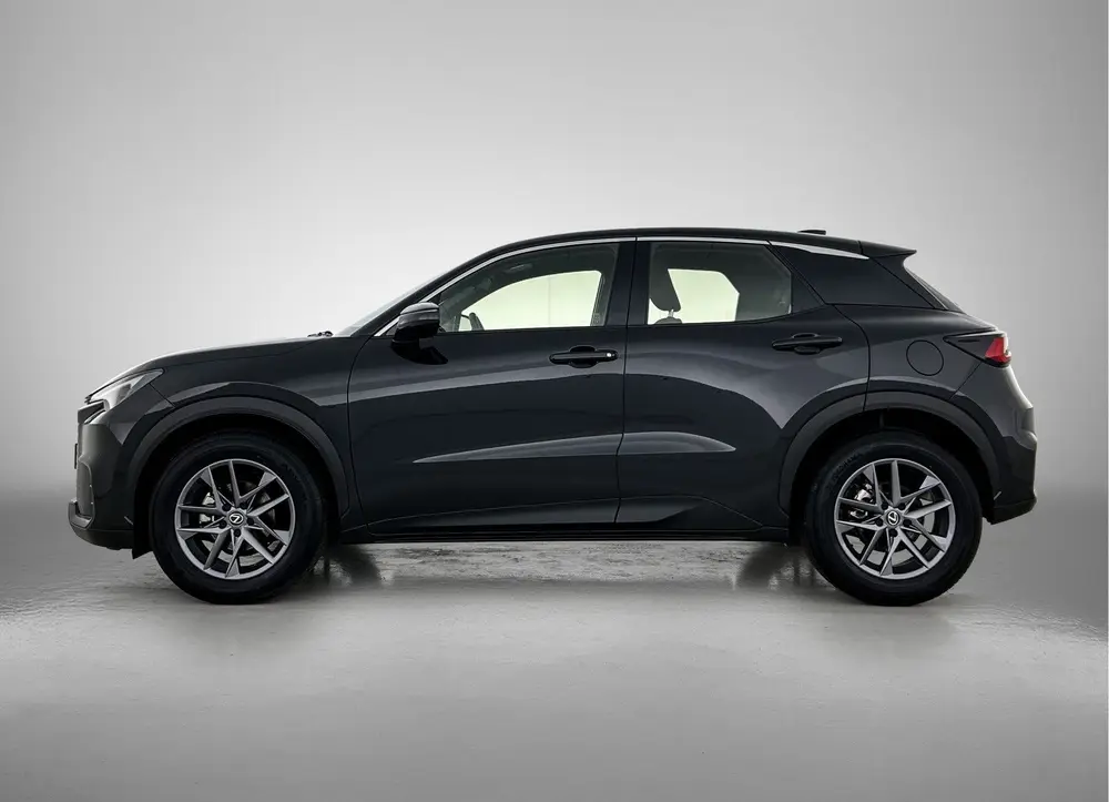 Lexus LBX 2WD uit 2024, foto 3