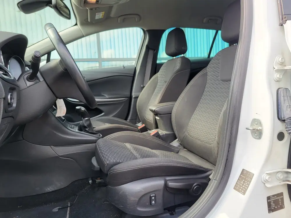 Opel Astra Sports Tourer 1.0 Turbo 120 Jaar Edition uit 2019, foto 11
