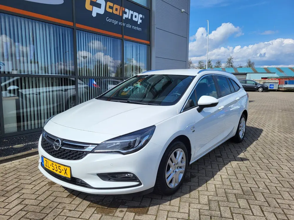 Opel Astra Sports Tourer 1.0 Turbo 120 Jaar Edition uit 2019, foto 2