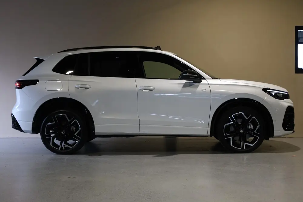 Volkswagen Tiguan 1.5 eHybrid R-Line Edition |Pano |Leder |H uit 2025, foto 14