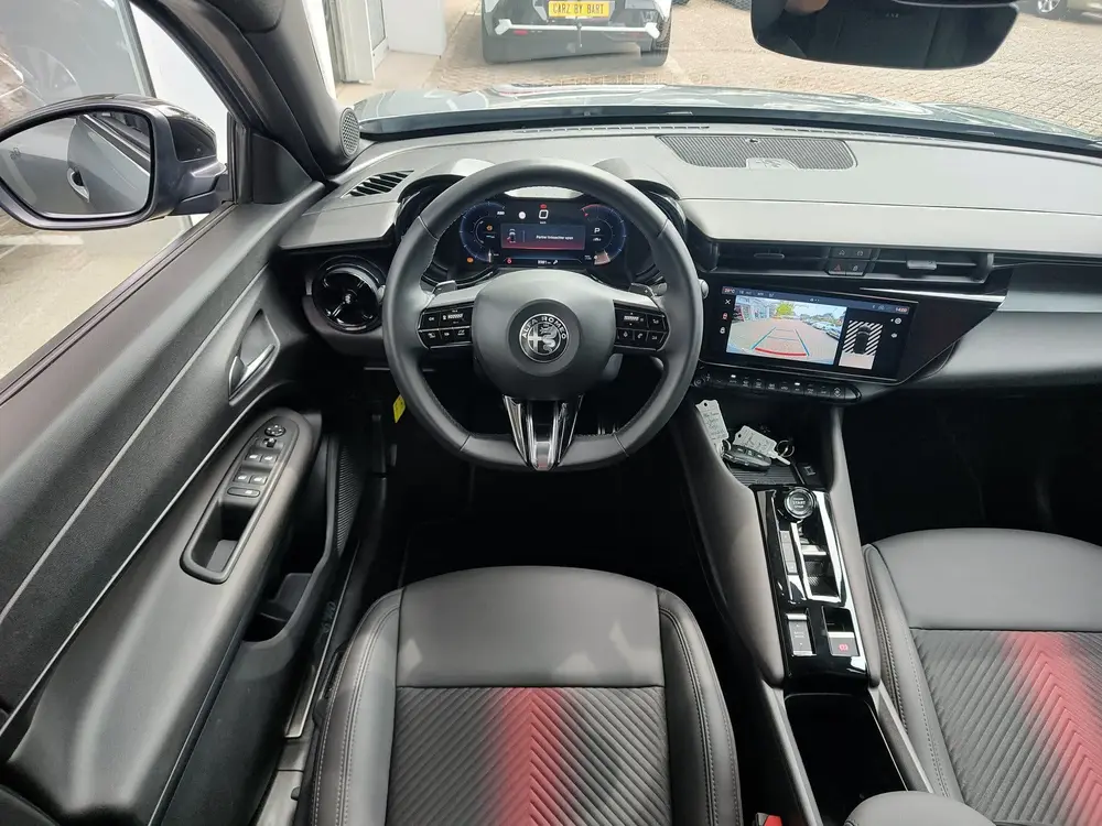 Alfa Romeo Junior 1.2 TURBO HYBRID IBRIDA SPECIALE AUT. Dode uit 2025, foto 13