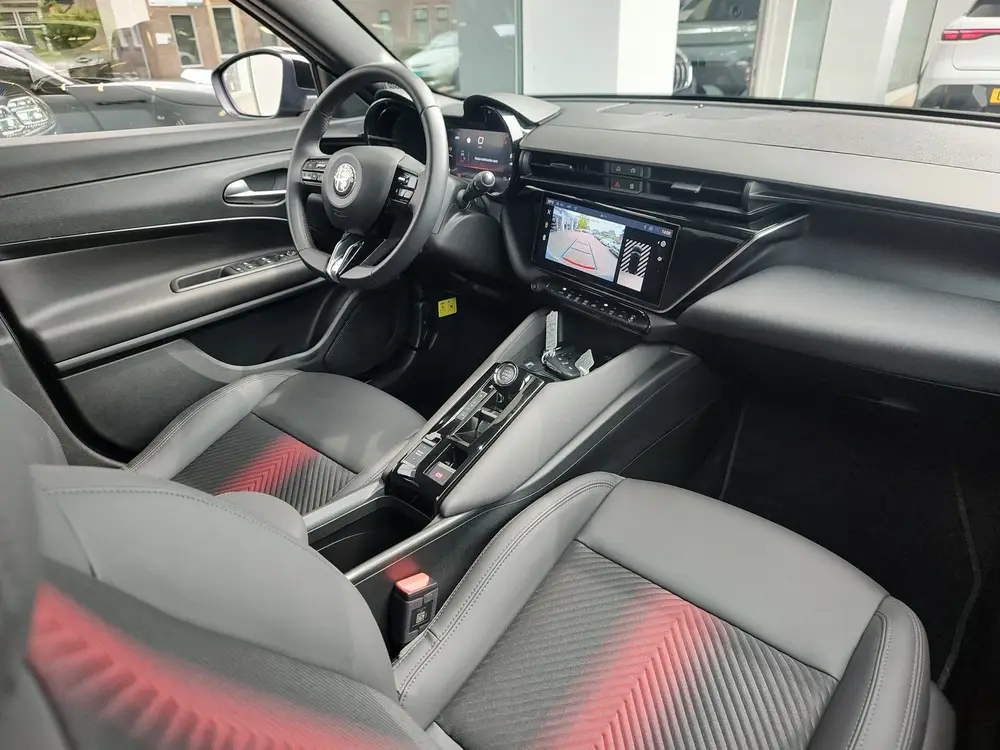 Alfa Romeo Junior 1.2 TURBO HYBRID IBRIDA SPECIALE AUT. Dode uit 2025, foto 9