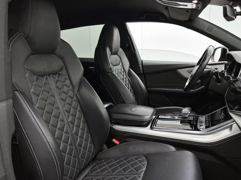 Audi Q8 60 TFSI e quattro Pro Line S Competition 4 uit 2021, foto 17