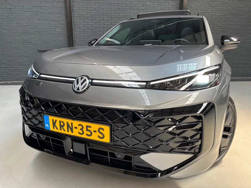 Volkswagen T-Roc 1.5 eTsi (150 pk) R-Line automaat - panoram uit 2026, foto 11