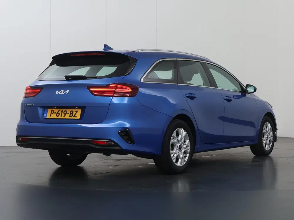 Kia Ceed 1.0 T-GDi DynamicLine uit 2022, foto 2