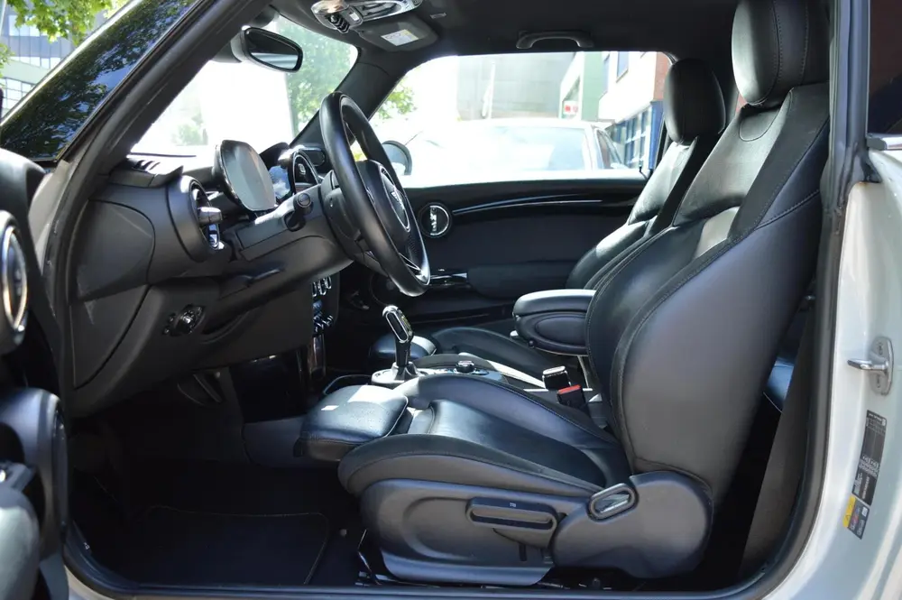 Mini Electric Charged 33 kWh (F56)Leder uit 2019, foto 11