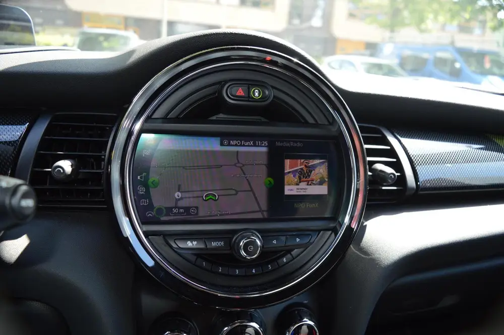 Mini Electric Charged 33 kWh (F56)Leder uit 2019, foto 16