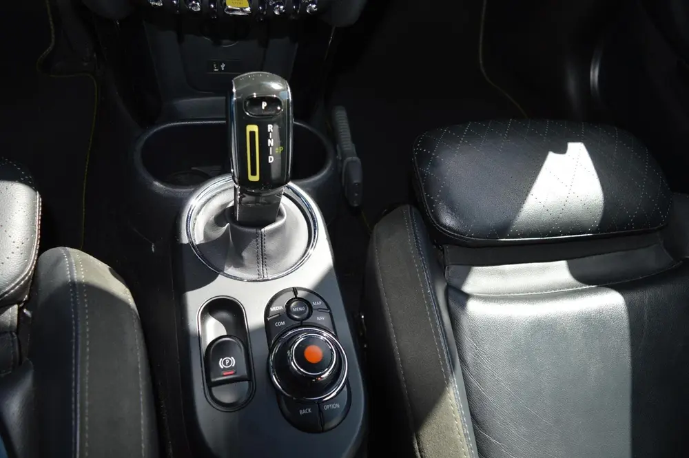 Mini Electric Charged 33 kWh (F56)Leder uit 2019, foto 19