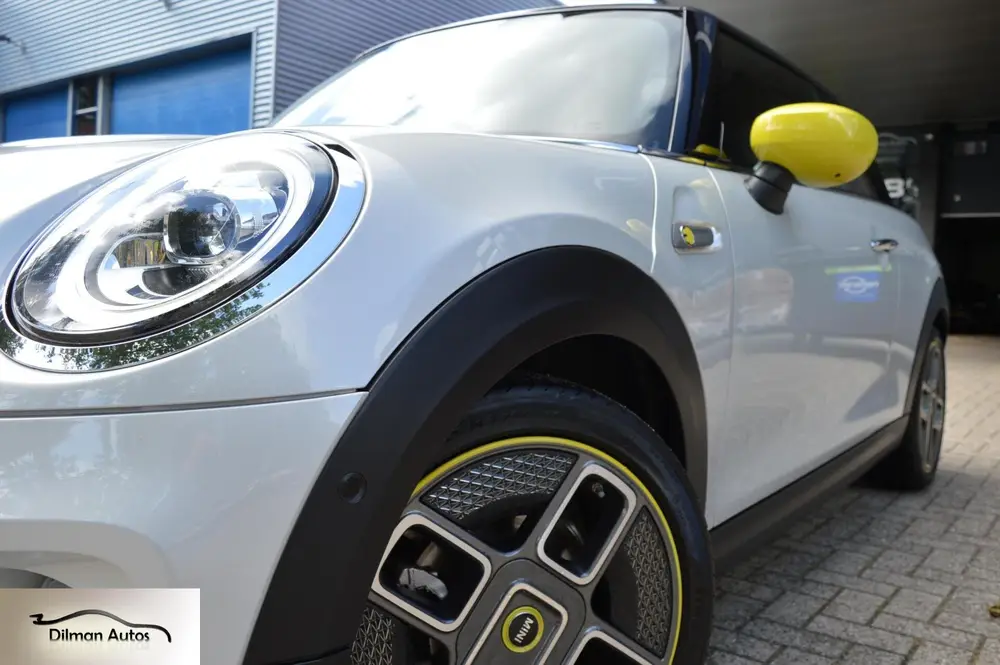 Mini Electric Charged 33 kWh (F56)Leder uit 2019, foto 3