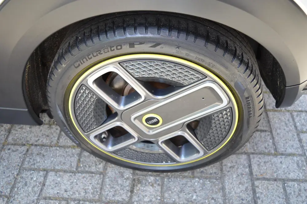 Mini Electric Charged 33 kWh (F56)Leder uit 2019, foto 9