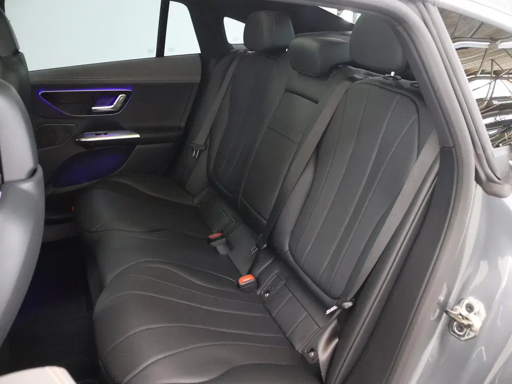 Mercedes-Benz EQE 300 Business Line 89 kWh uit 2023, foto 11