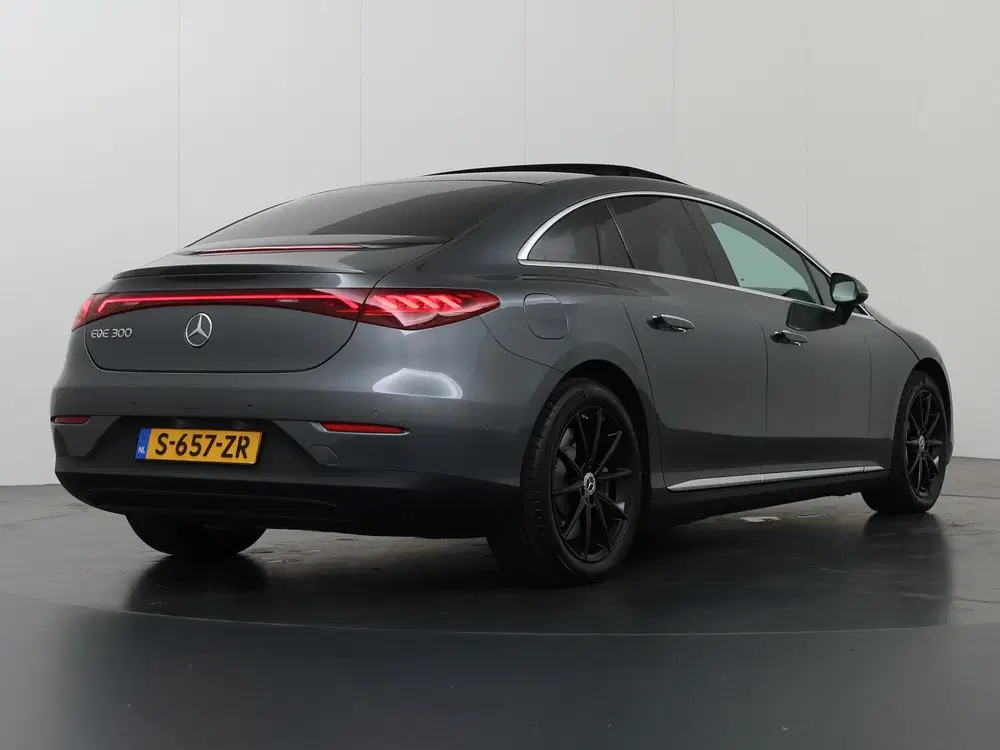 Mercedes-Benz EQE 300 Business Line 89 kWh uit 2023, foto 2